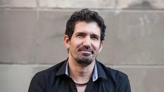 César Bona, maestro de 53 años, revela la habilidad más importante para un niño: "Con eso creces también"