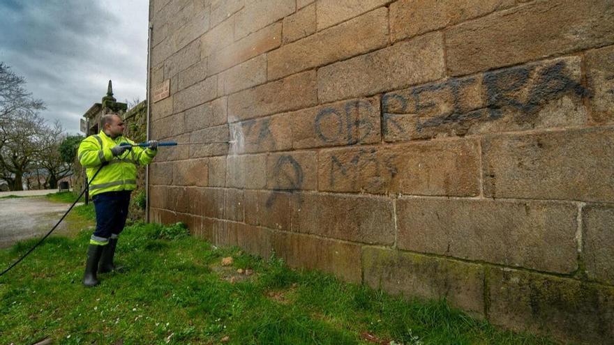Ataque al Patrimonio de Santiago: el vandalismo se vuelve a cebar con la iglesia de Santa Susana