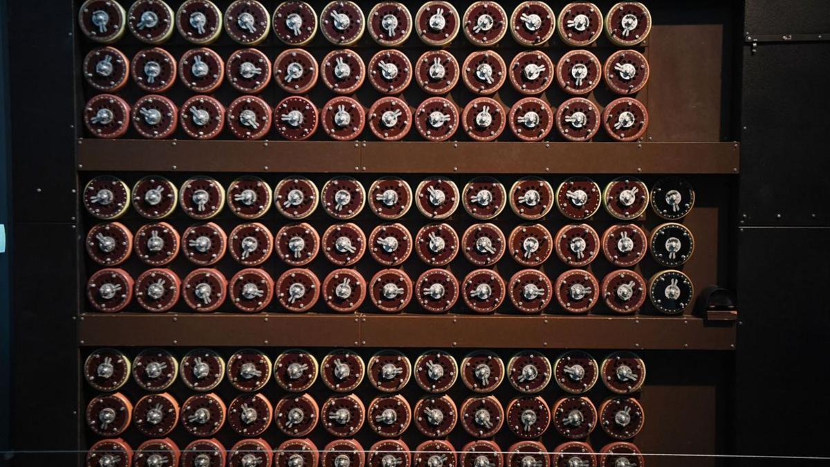 La máquina Bombe, de Alan Turing, para descifrar Enigma.