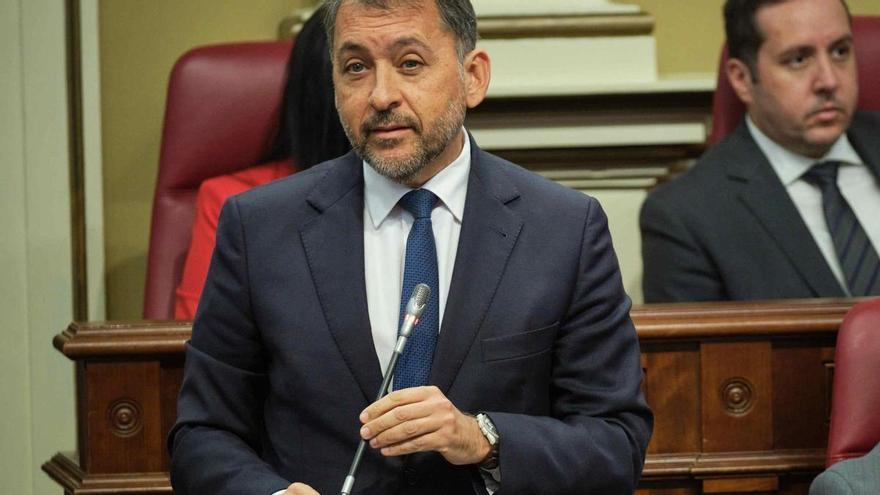 El alcalde de Santa Cruz lanza un mensaje de tranquilidad a las 358 familias de Añaza amenazadas por desahucios