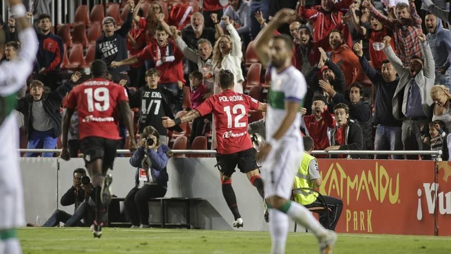 Pol Roigé celebra el gol que supuso el 2-0 al Elche el sábado.