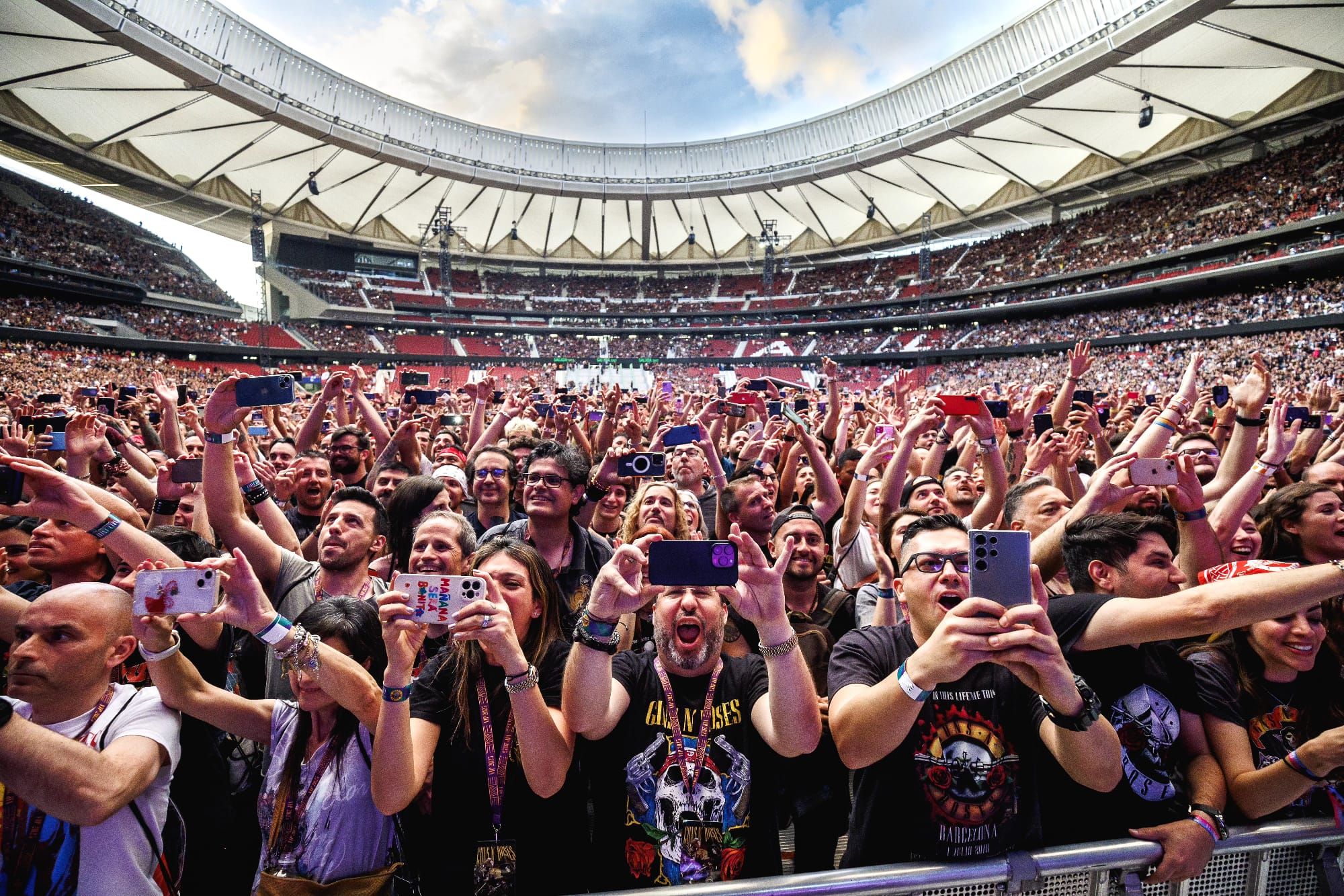 Guns n'Roses demuestran en Madrid que la nostalgia del rock sigue llenando estadios