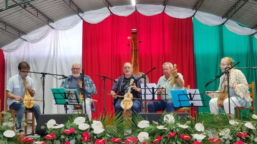 Actuación del grupo de rabel de Villadepera en el certamen de Cabezón de la Sal. | Cedida