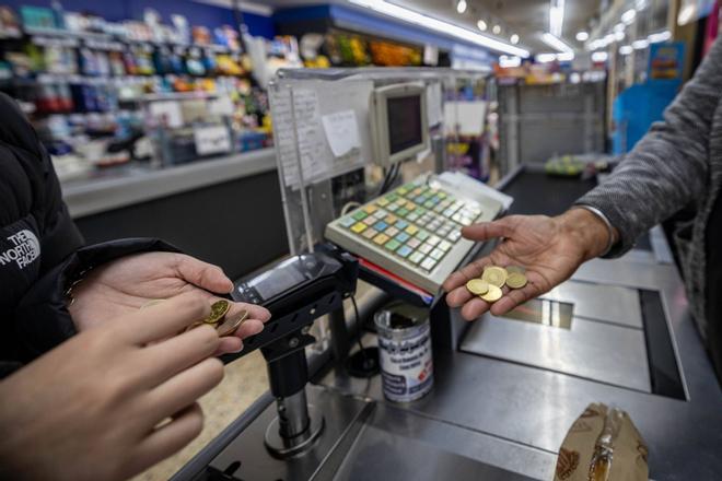 Els experts recomanen tenir aquesta quantitat de diners en efectiu a casa "per a les emergències"