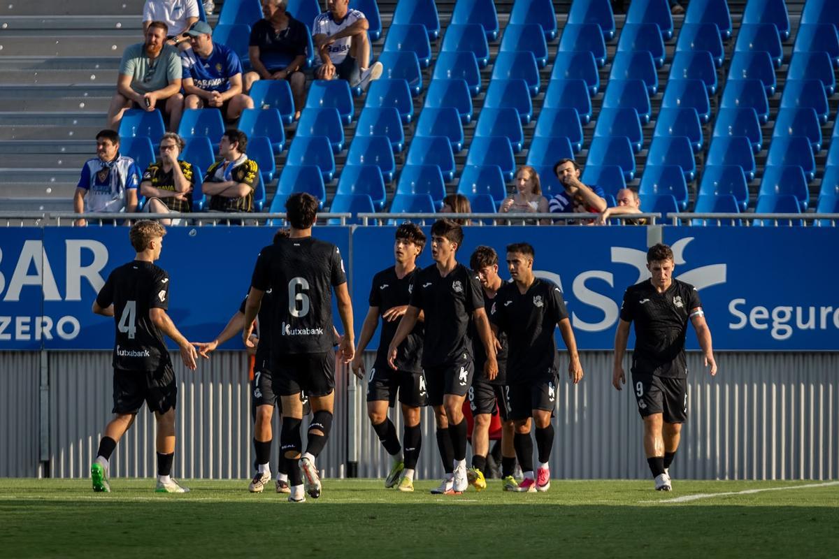 En imágenes | El Real Zaragoza remonta a la Real Sociedad B y se lleva el Trofeo Carlos Lapetra (2-1) En imágenes | El Real Zaragoza remonta a la Real Sociedad B y se lleva el Trofeo Carlos Lapetra (2-1)