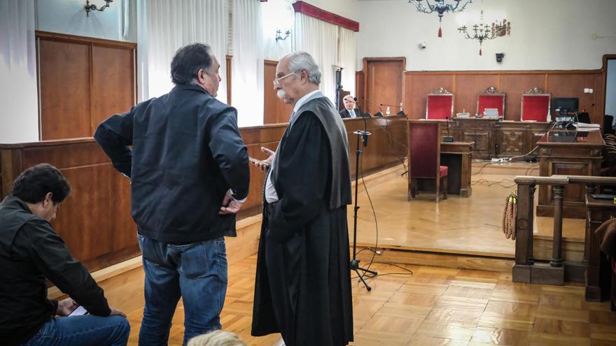El juicio contra el alcalde de Oliva de la Frontera se suspende al retirarse del proceso el ayuntamiento