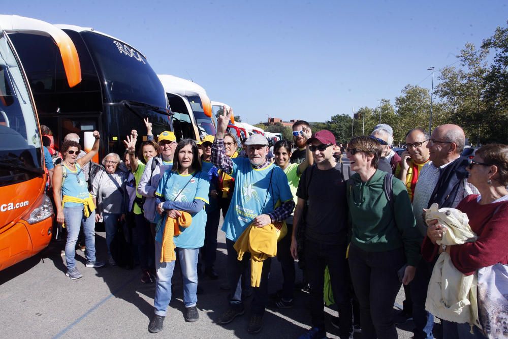 Sortida d'autocars de l'ANC des de Girona per anar a la manifestació de Barcelona