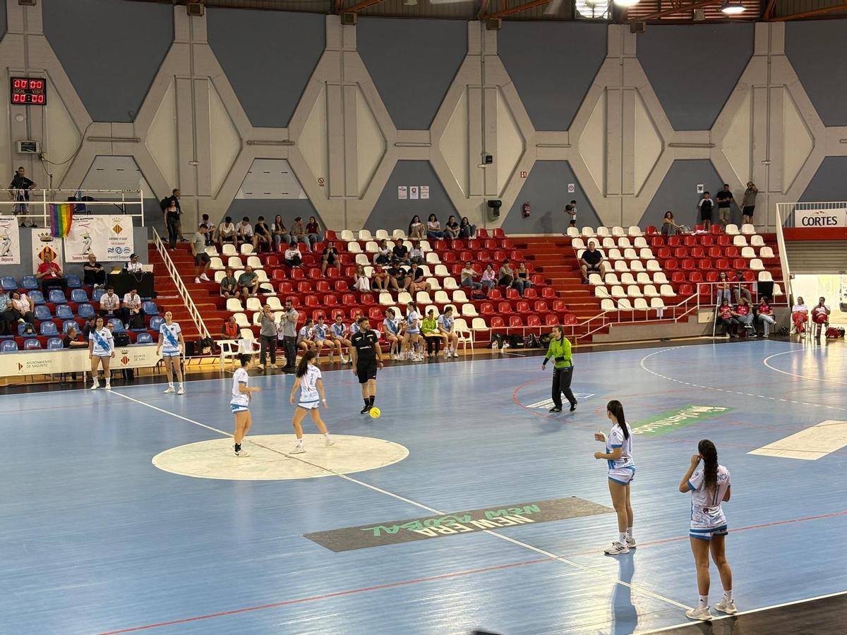 Un momento del duelo de ayer en Puerto Sagunto.