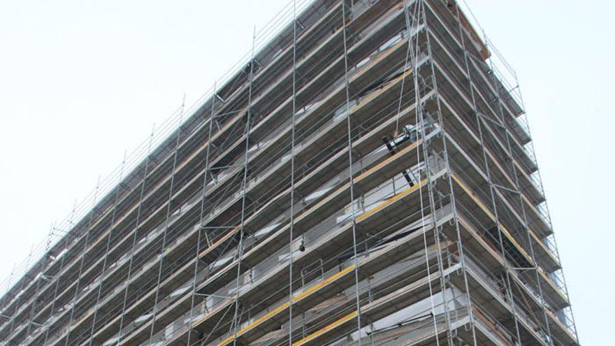 Detalle de las obras del hotel Riu Costa Lago, en Torremolinos.