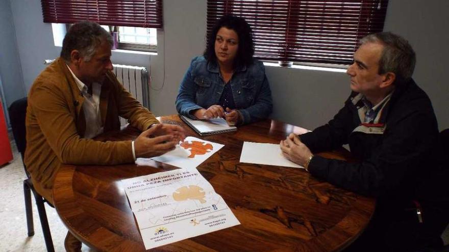 Cuiña, Peón y Fontenla, ayer, durante el encuentro mantenido en Silleda para evaluar resultados.