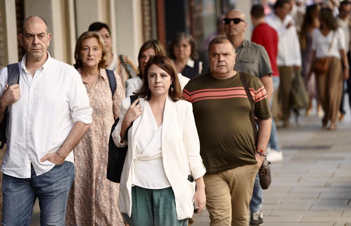 Adriana Lastra llega a Ferraz.