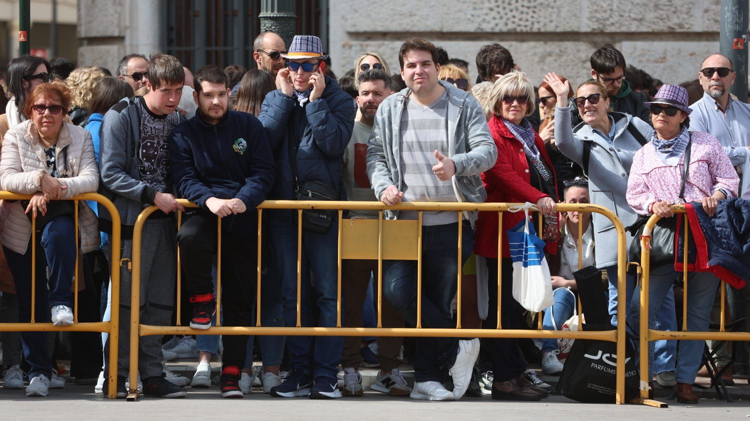 Búscate en la mascletà del 2 de marzo