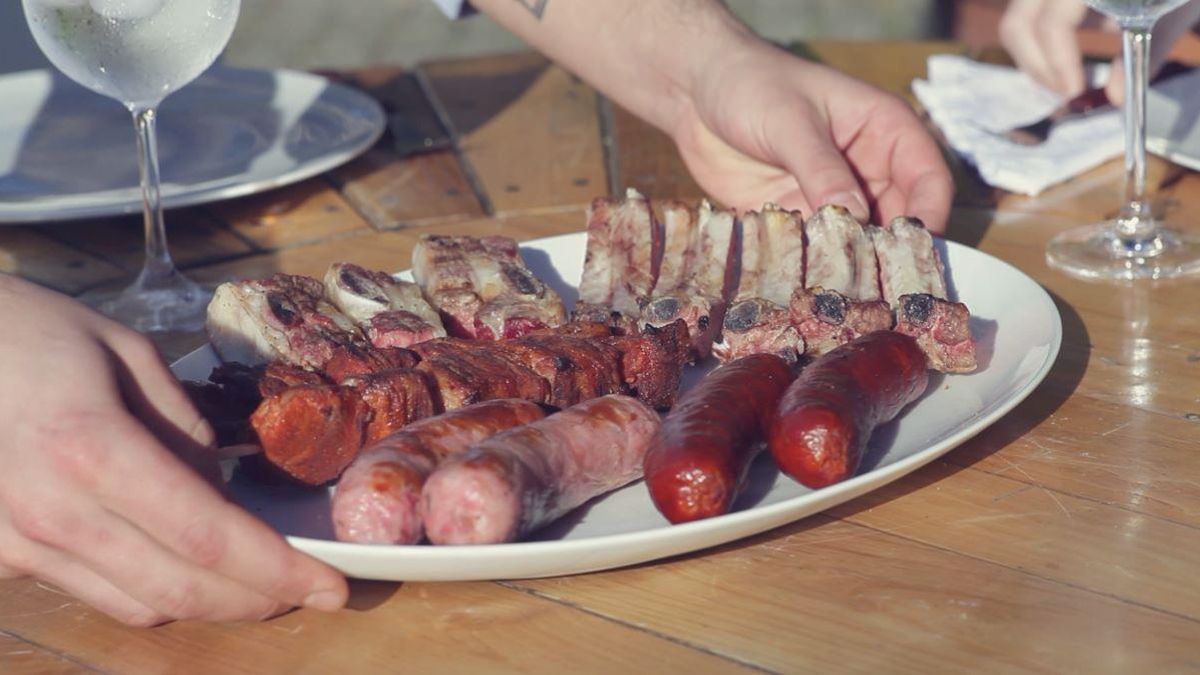 Churrasco, criollos e chourizos de Montiño.