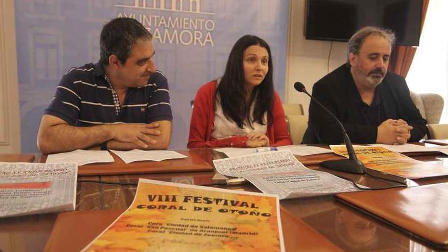 Desde la izquierda, Javier Posado, María Eugenia Cabezas y Luis María Martín Negro.