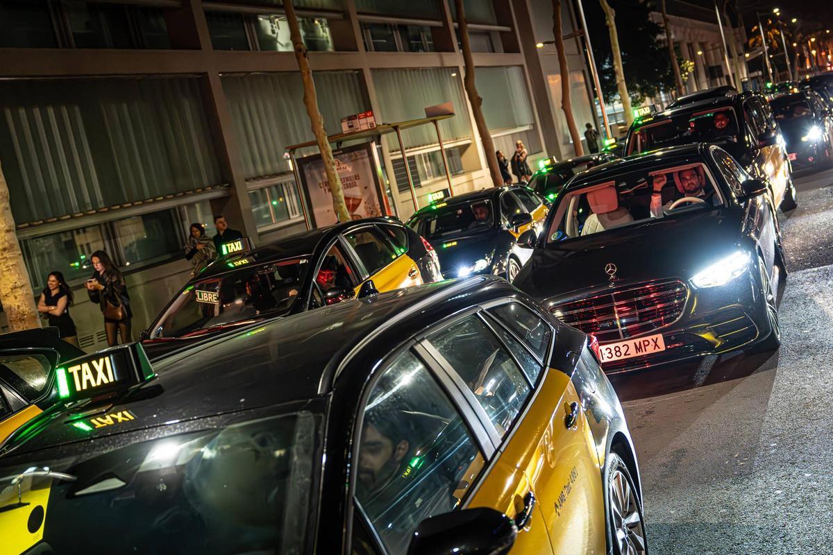 Los congresistas del Mobile toman la noche de Barcelona