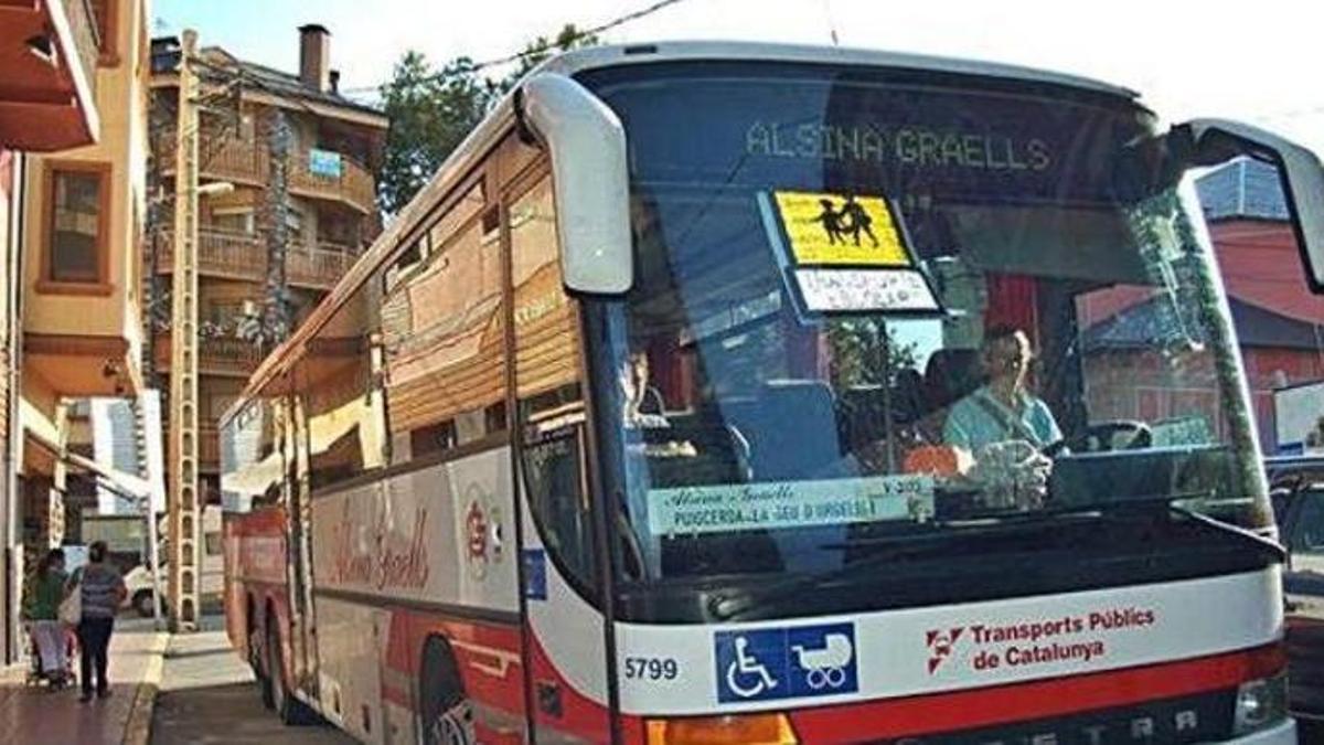 Un autocar de transport públic a Puigcerdà