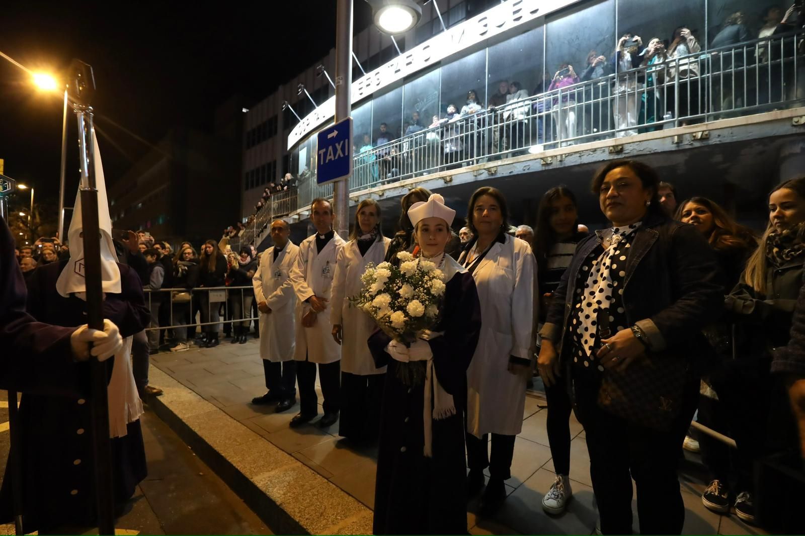 En imágenes | Emotiva procesión de las Lágrimas de la Cofradía del Descendimiento en Zaragoza