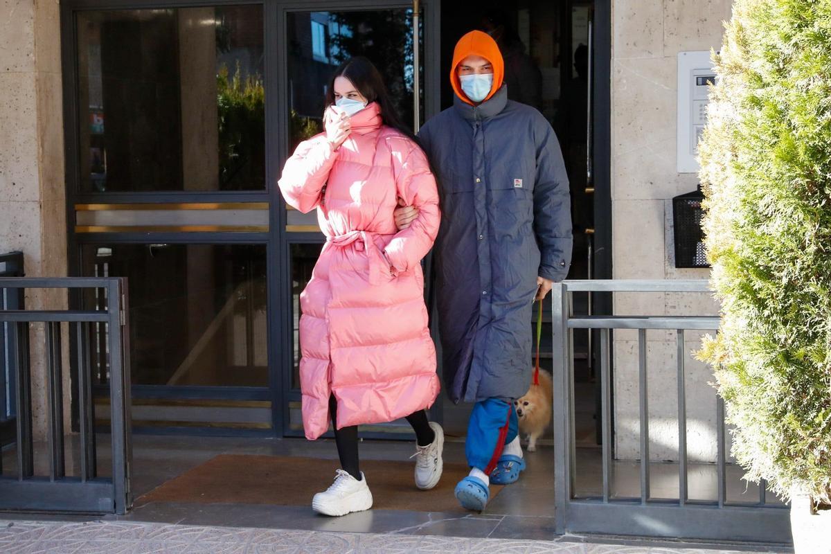 María Forqué saliendo de casa de Verónica Forqué
