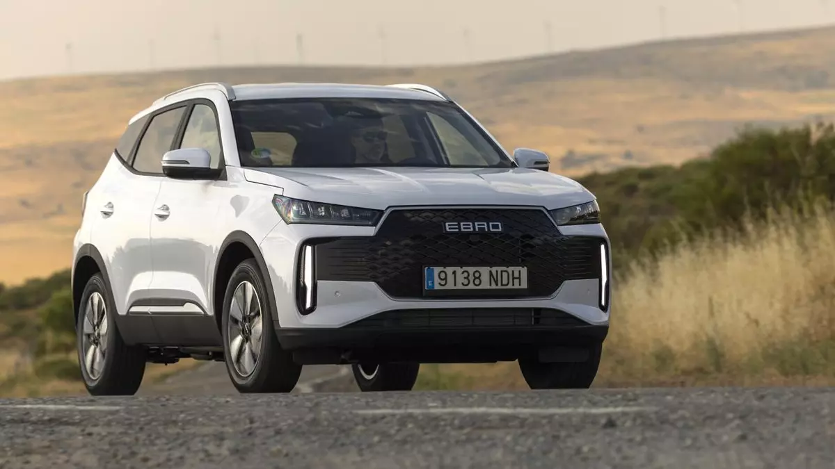 El Ebro S400 llega al mercado desde 23.490 euros para ser un superventas