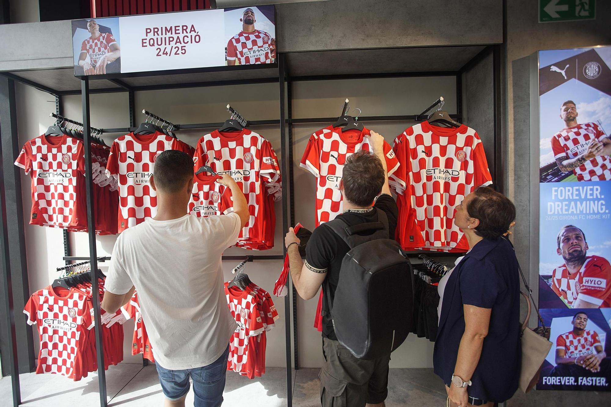 Les imatges de la nova samarreta del Girona FC per a la temporada 24/25