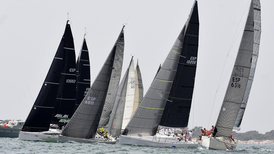 Puesta de largo del Trofeo SM La Reina en la sede de la Fundación Trinidad Alfonso