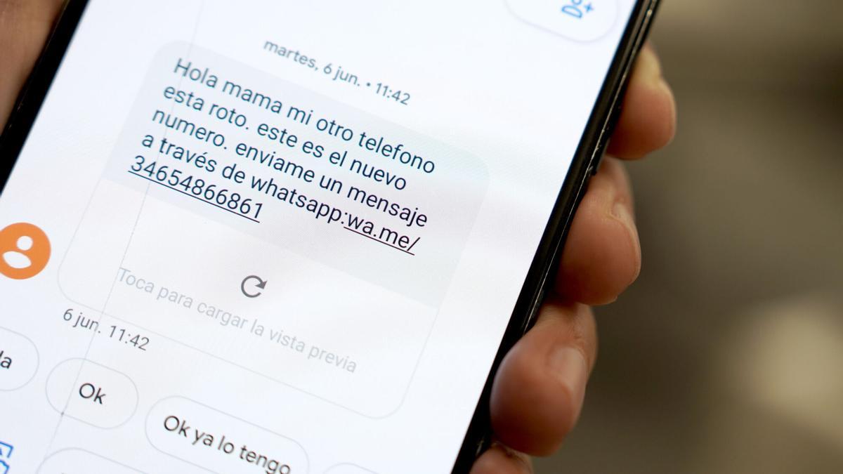 Un whatsapp con el que el ciberdelincuente pretende estafar o timar a una persona haciendo una imitación burda de un supuesto hijo/a que ha perdido el móvil.