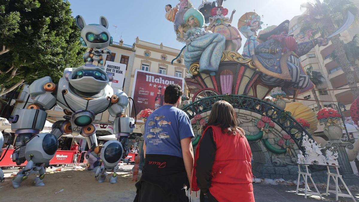 Plaça Major cierra su contrato con el taller fallero Palacio i Serra antes de la ‘plantà’