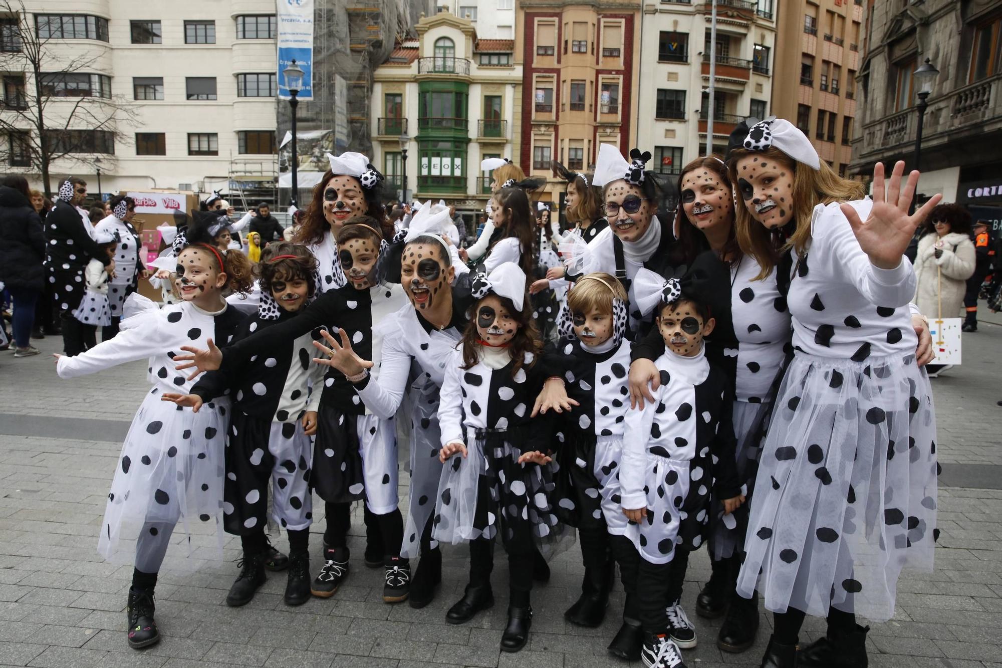 Así han disfrutado pequeños y mayores en el desfile infantil del Antroxu de Gijón (en imágenes)