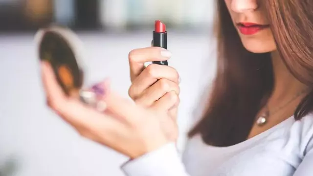 Un estudi revela l'edat en què les dones i els homes són més atractius