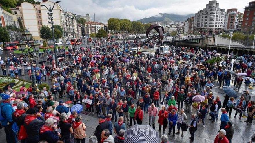 Los pensionistas de Bilbao suman su &#039;lunes&#039; número 100 de protesta