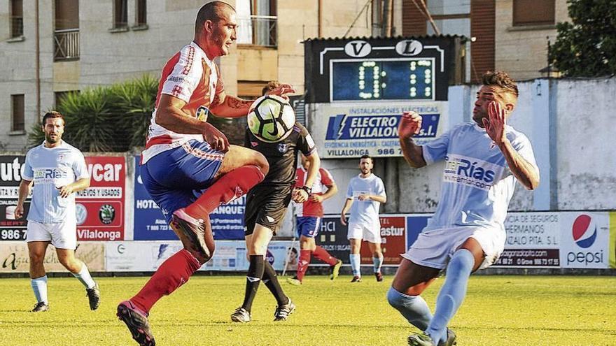 Los vilagarcianos se presentarán el domingo en A Lomba ante el Pontevedra. // I. Abella