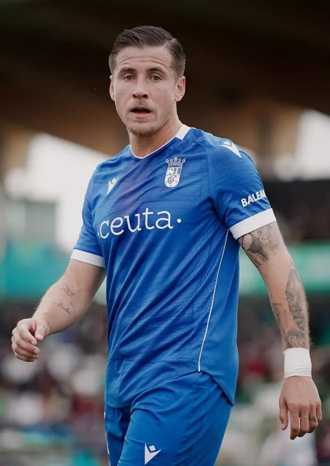 La pólvora del Ceuta, tres goleadores con pasado reciente en el Real Murcia