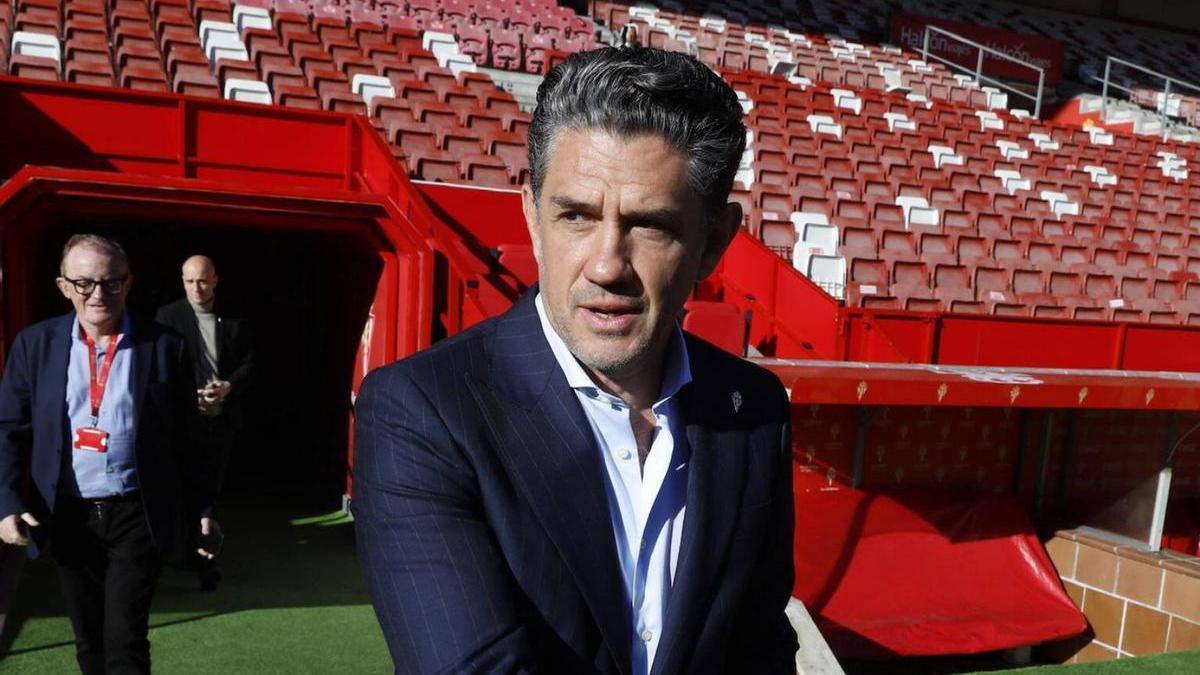 Alejandro Irarragorri, en El Molinón. | ÁNGEL GONZÁLEZ