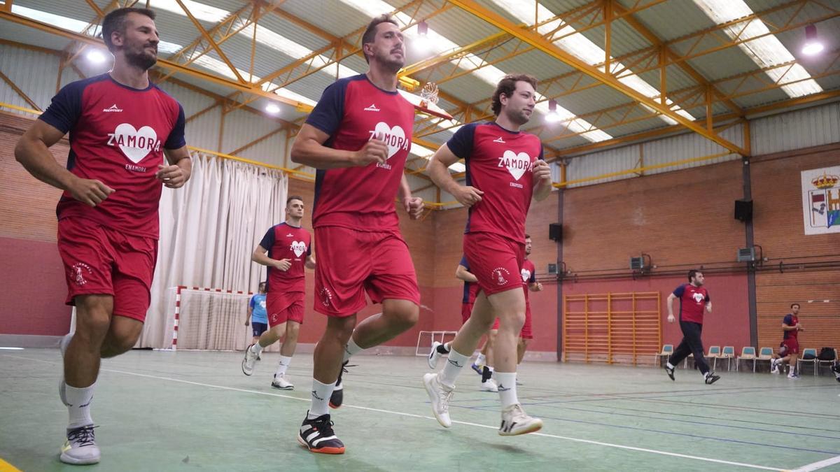 Guille Fer y Raúl Maide, durante la sesión celebrada en el Manuel Camba