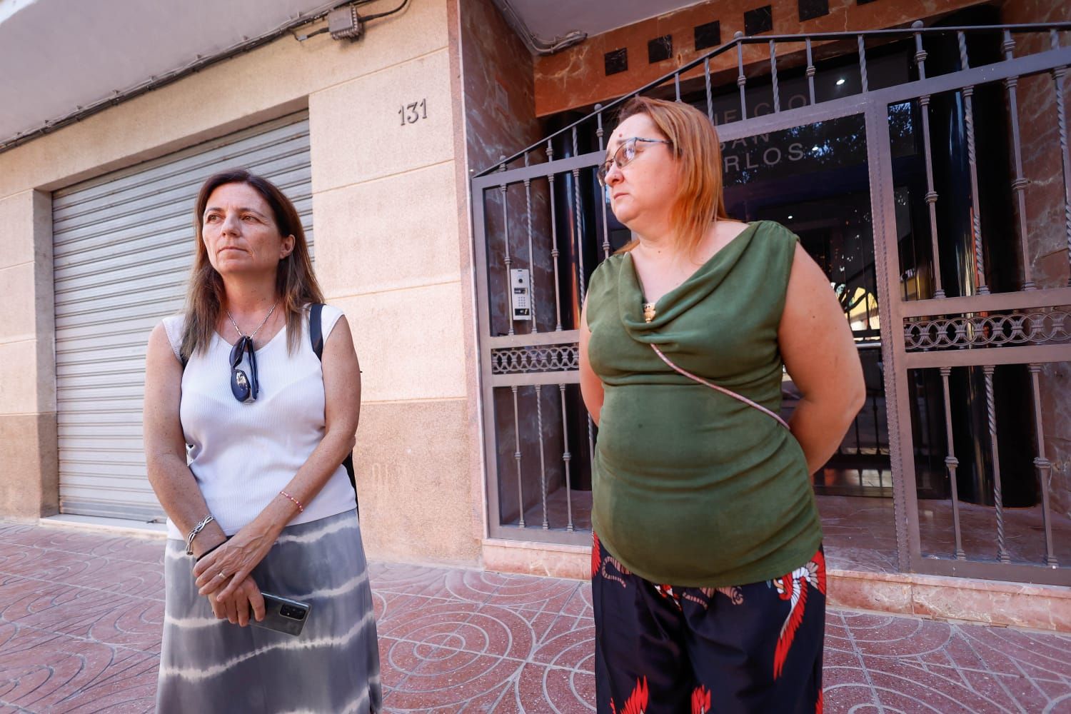 Vecinos de Albal denuncian que el edificio sigue igual 10 meses después