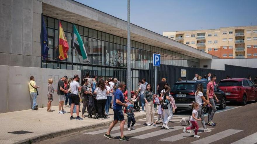 Los docentes del colegio de Cerro Gordo reclaman mejoras urgentes y la incorporación inmediata de un conserje
