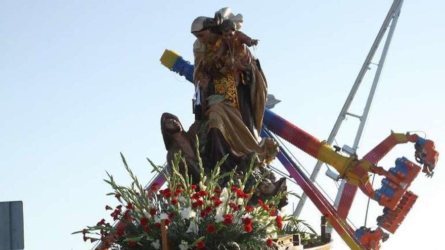 La tradicional procesión de la Virgen del Carmen. // M.Muñíz