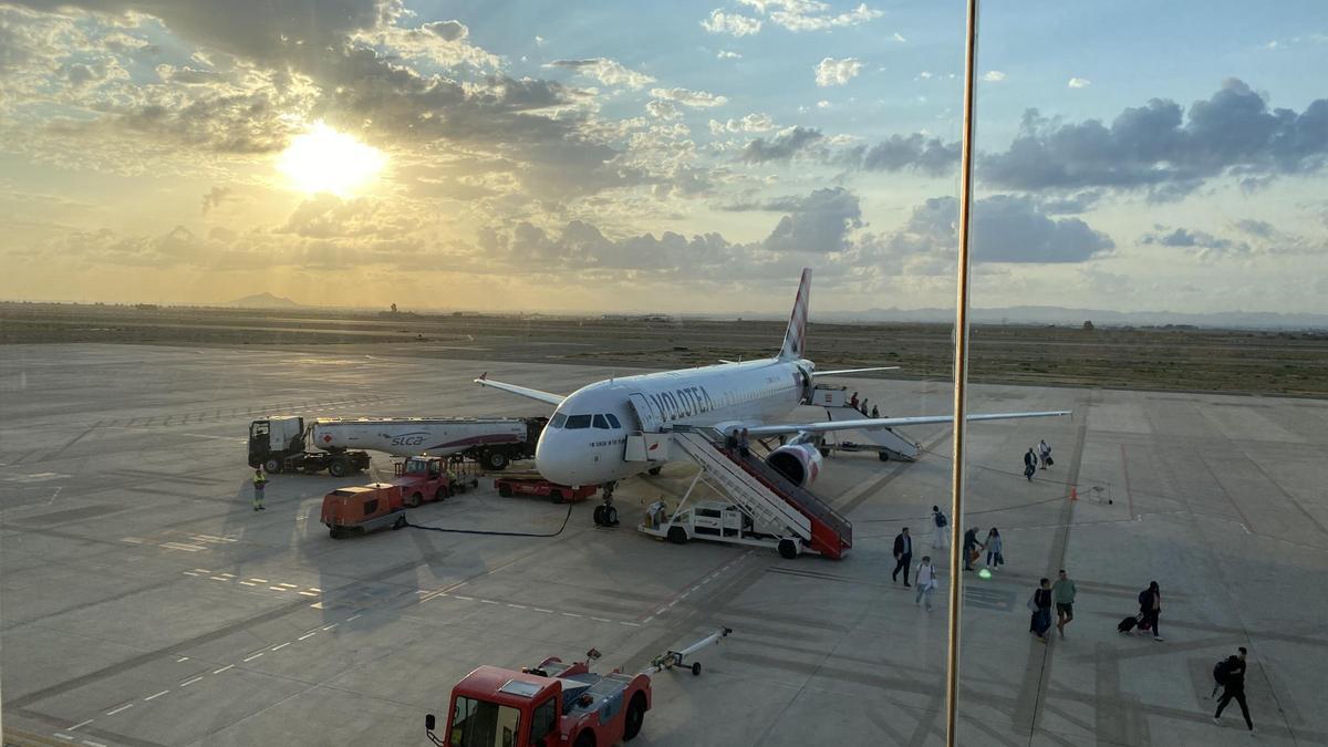 Avión de Volotea en el Aeropuerto Internacional de la Región