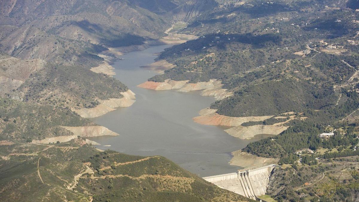 Vista panorámica de la presa de la Concepción, una de las que ya ha desembalsado agua esta semana.