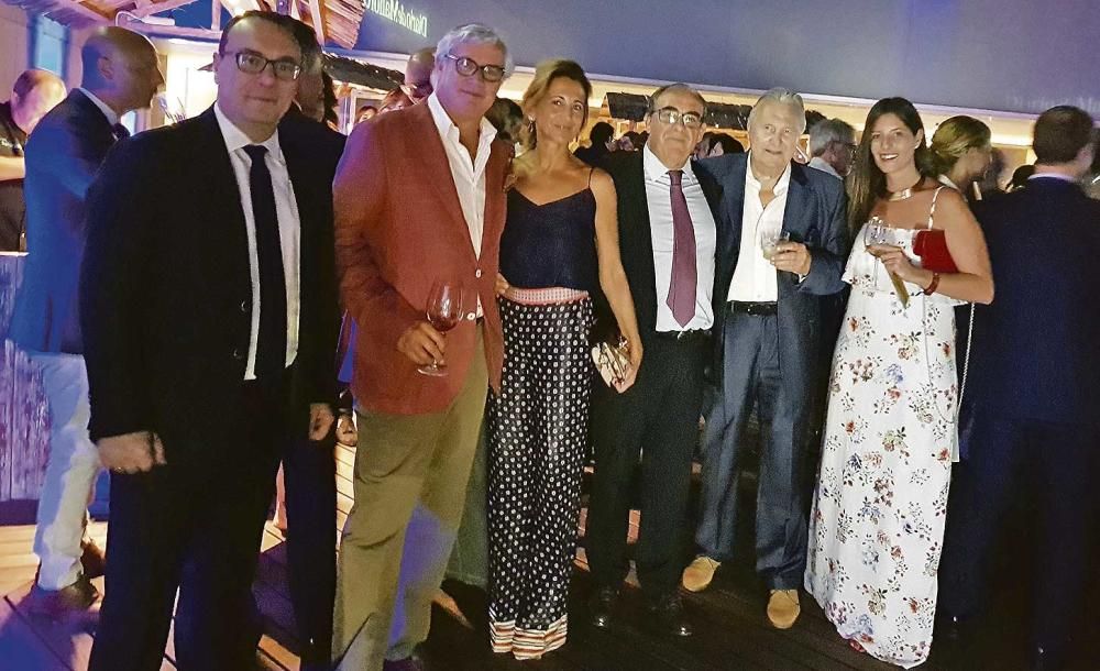 Ángel San Martín, José Luis Roses, Margarita Pérez-Villega, José Manuel Atiénzar, Pepe Sans y Fátima Fares.