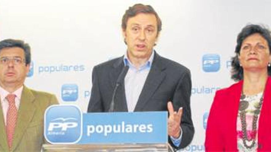 El PP acusa a la Junta de equiparar los niños andaluces con los &quot;etíopes&quot;