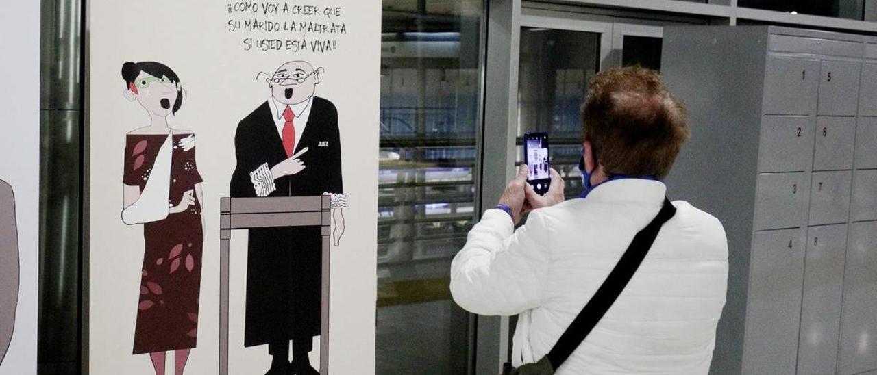 La viñeta retirada de una exposición en la Estación Intermodal de Palma.