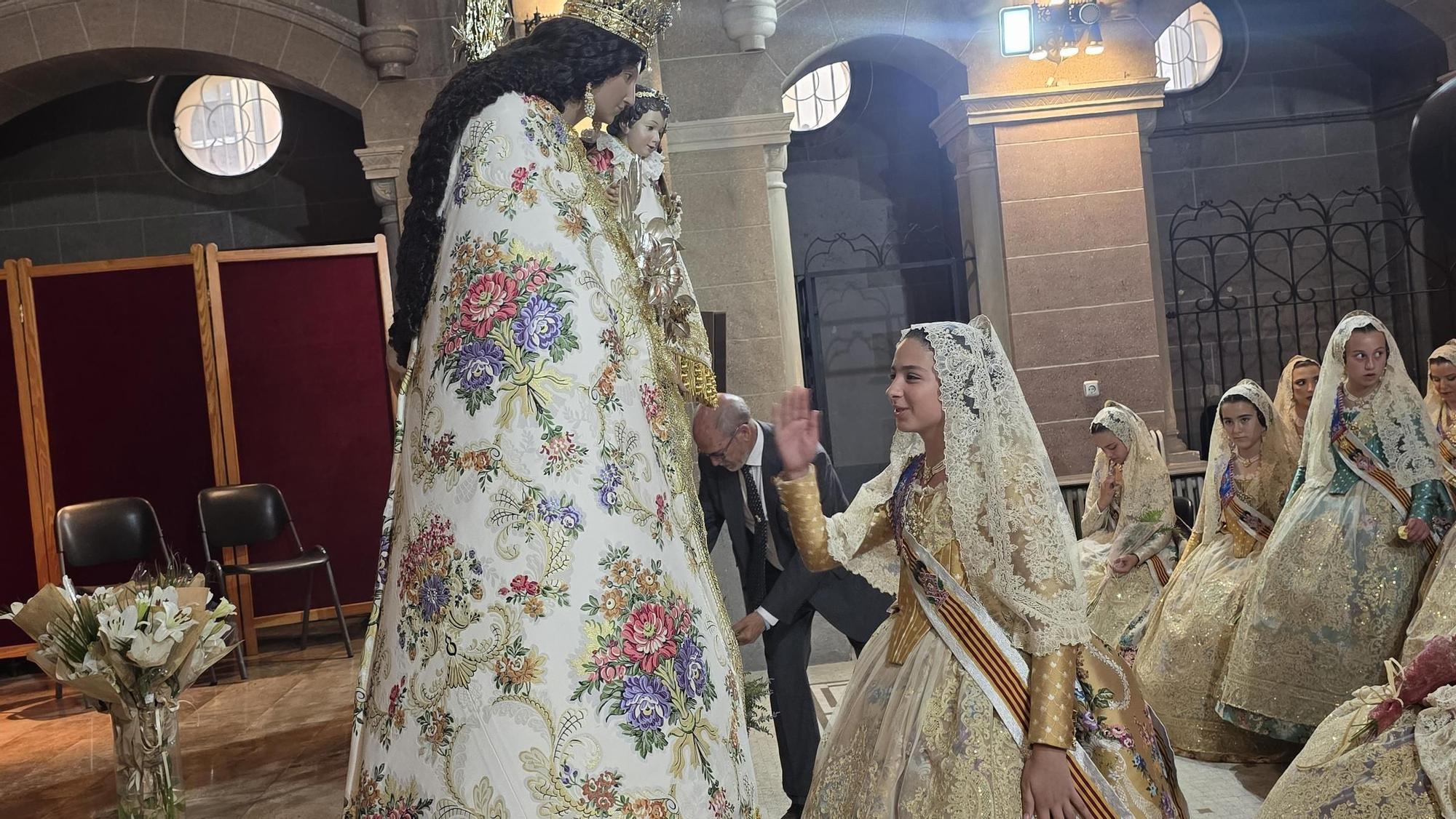 Así ha sido el Besamanos de las falleras mayores y cortes de honor 2025
