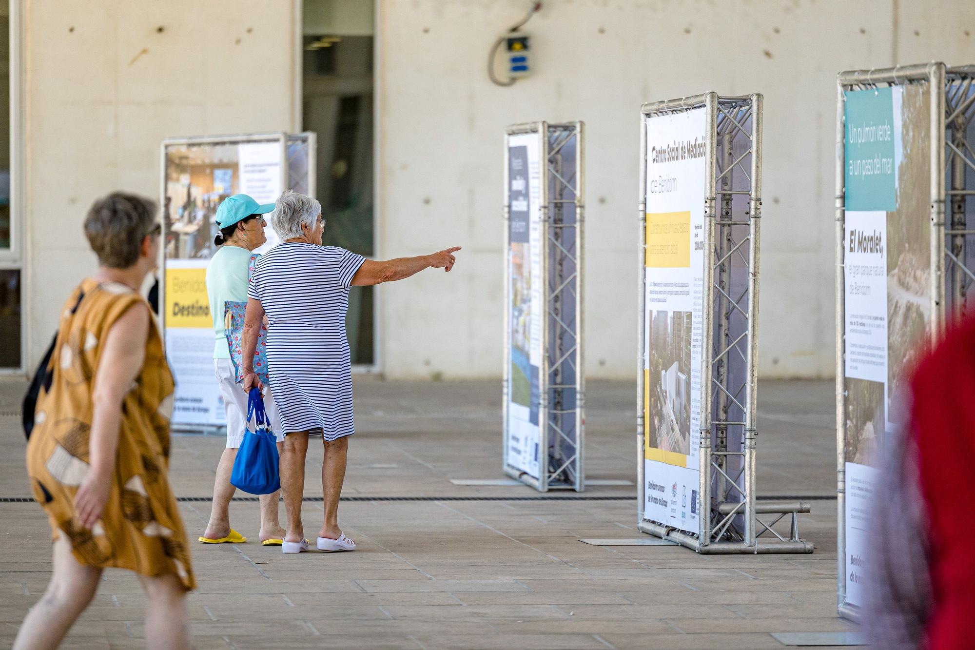 Una exposición al aire libre recoge en ocho paneles los proyectos que integran la EDUSI (Estrategia de Desarrollo Urbano Sostenible e Integrado).