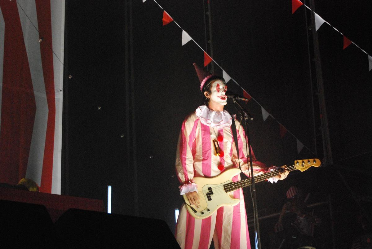 Carolina Durante durante su actuación del Canela Party 2026