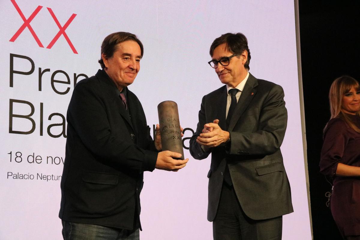 El president de la Generalitat, Salvador Illa, en la entrega del XX Premi Blanquerna al poeta Luis García Montero.