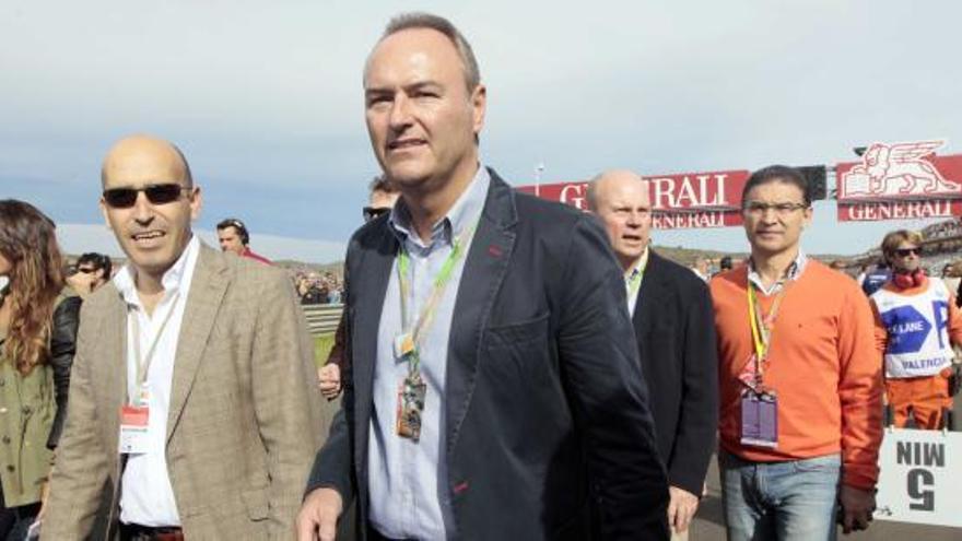 Alberto Fabra junto al director del Circuit, Gonzalo Gubert, Buch y Castellano.