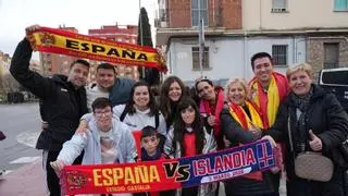 Lo que no viste del España-Islandia en Castelló: Louzán, las reinas de las fiestas... y equipos de toda la Comunitat
