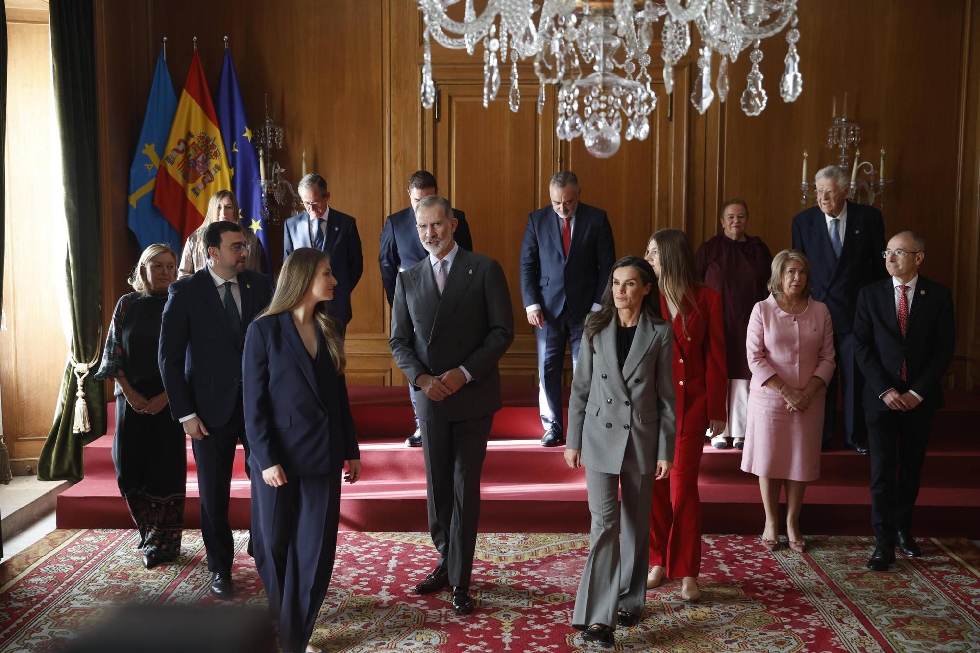 EN IMÁGENES: Así ha sido el encuentro de Familia Real con los premiados con las Medallas de Asturias 2025 y personas declaradas hijos predilectos y adoptivos de Oviedo