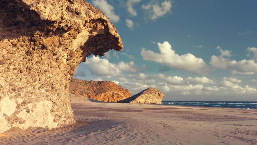 Más de 300 días de sol al año: el destino al que tiene que ir para huir de la lluvia